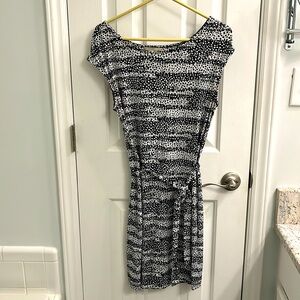 Perfect waste-tie work dress